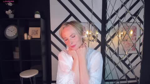Snapshot of sandra_kind chatting on February 2025 08:50:01 AM Sandra online show from February 2025 08:50:01 AM