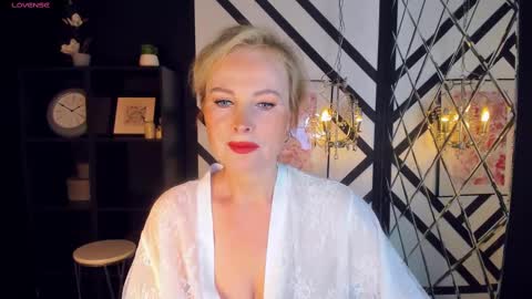 Snapshot of sandra_kind chatting on February 2025 05:40:01 AM Sandra online show from February 2025 05:40:01 AM