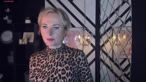 Snapshot of sandra_kind chatting on February 2025 05:37:01 AM Sandra online show from February 2025 05:37:01 AM