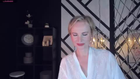 Snapshot of sandra_kind chatting on February 2025 12:00:02 PM Sandra online show from February 2025 12:00:02 PM