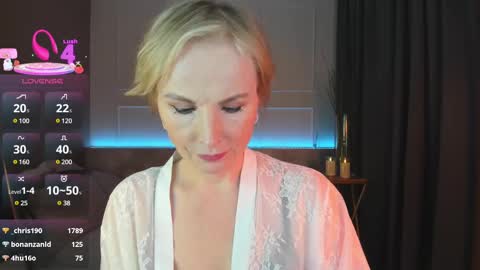 Snapshot of sandra_kind chatting on March 2025 08:34:01 AM Sandra online show from March 2025 08:34:01 AM