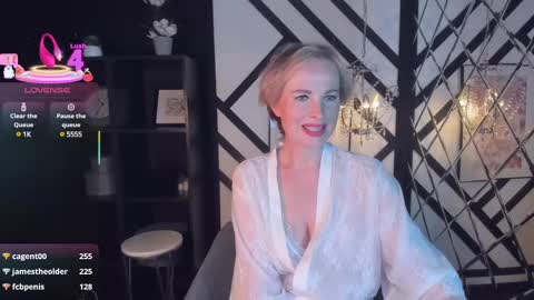 Snapshot of sandra_kind chatting on March 2025 11:36:02 AM Sandra online show from March 2025 11:36:02 AM