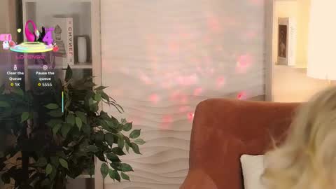 Snapshot of sandra_kind chatting on September 2025 05:53:02 AM Sandra online show from September 2025 05:53:02 AM