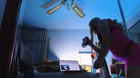 Snapshot of sandrasaa chatting on April 2026 10:14:02 AM Sandra online show from April 2026 10:14:02 AM