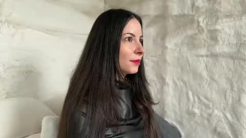 Sandra Schonherz online show from February 2025 08:27:02 AM