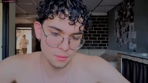 Snapshot of sandro_vitali chatting on April 2026 09:09:02 PM sandro_vitali online show from April 2026 09:09:02 PM