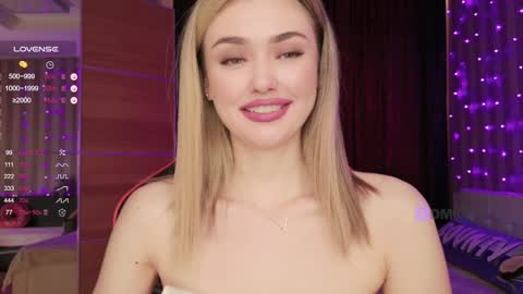 Sandy online show from February 2025 04:10:01 AM