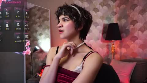 Viola  online show from November 2025 09:02:02 PM