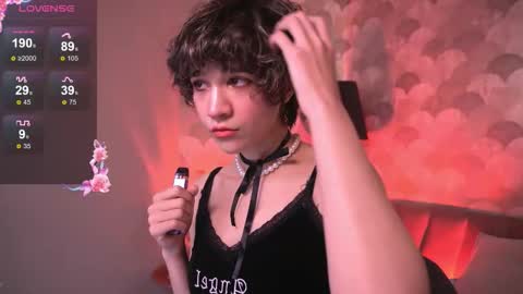 Viola  online show from November 2025 09:00:02 PM