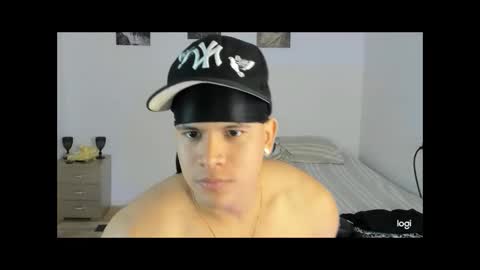 Snapshot of sant_wahlberg chatting on May 2026 11:09:01 PM Sant online show from May 2026 11:09:01 PM