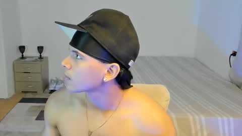 Snapshot of sant_wahlberg chatting on May 2026 11:34:04 PM Sant online show from May 2026 11:34:04 PM