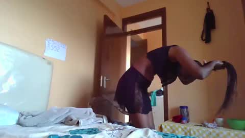 Snapshot of santalucious chatting on April 2026 06:08:01 AM santalicious online show from April 2026 06:08:01 AM