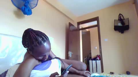 Snapshot of santalucious chatting on April 2026 09:01:02 AM santalicious online show from April 2026 09:01:02 AM