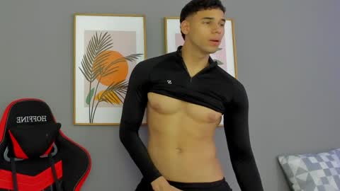 Snapshot of santana_maximo chatting on June 2026 02:01:01 PM Maximo Santana online show from June 2026 02:01:01 PM