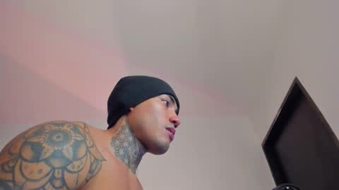 Snapshot of santi__ferrer chatting on November 2025 02:43:02 AM Santi Ferrer online show from November 2025 02:43:02 AM