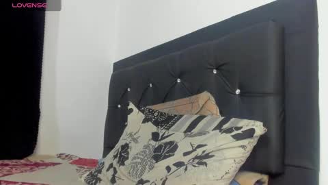 Snapshot of santi_brown1 chatting on April 2026 08:57:02 PM Santibrown online show from April 2026 08:57:02 PM