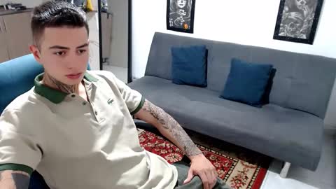 Snapshot of santi_ss chatting on November 2025 04:01:02 PM santi_ss online show from November 2025 04:01:02 PM