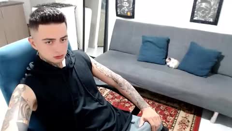 Snapshot of santi_ss chatting on November 2025 01:17:01 AM santi_ss online show from November 2025 01:17:01 AM