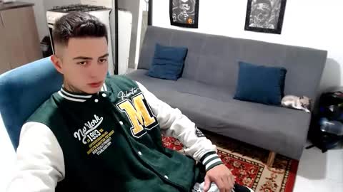 Snapshot of santi_ss chatting on November 2025 04:11:02 PM santi_ss online show from November 2025 04:11:02 PM