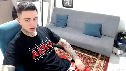 Snapshot of santi_ss chatting on December 2025 02:45:02 PM santi_ss online show from December 2025 02:45:02 PM