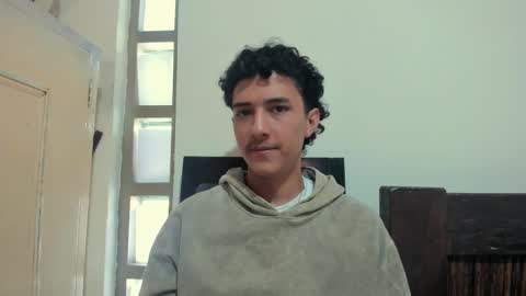 santi_twink19 online show from October 2025 08:08:02 PM