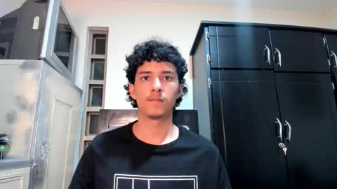 santi_twink19 online show from February 2026 06:22:01 AM