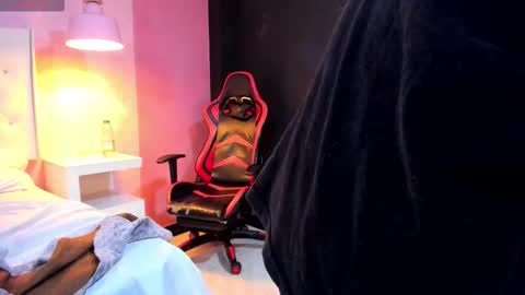 SantiAbader online show from November 2025 06:19:01 PM