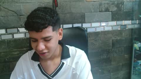 santi online show from November 2025 09:48:01 PM