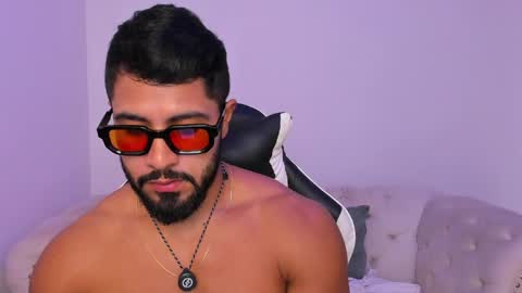 Snapshot of santiago_huntt chatting on April 2026 12:35:02 PM santiago_huntt online show from April 2026 12:35:02 PM