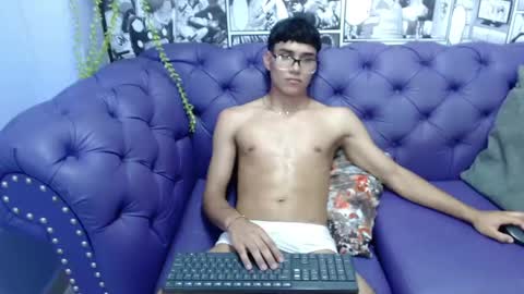 Snapshot of santiago_johnson_ chatting on March 2025 09:31:02 PM santiago_johnson_ online show from March 2025 09:31:02 PM