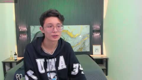 santiago_russo18 online show from February 2026 07:34:02 PM