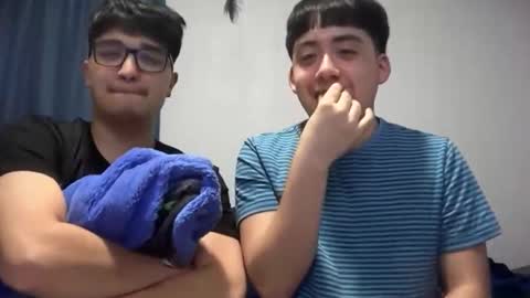 Santiago18 online show from November 2025 07:52:02 AM