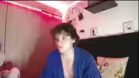 Santii online show from March 2026 11:33:01 PM