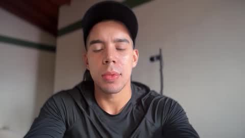 Snapshot of santoxxxkinney chatting on February 2026 03:06:02 PM santoxxxkinney online show from February 2026 03:06:02 PM