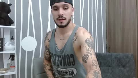 Santy Torres online show from October 2025 03:38:01 AM