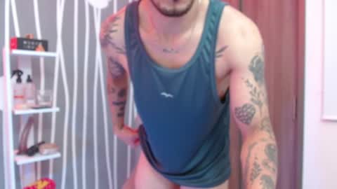 Santy Torres online show from November 2025 04:27:01 AM