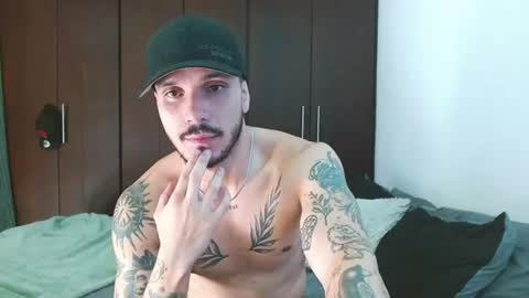 Snapshot of santti_torres chatting on June 2026 03:45:01 AM Santy Torres online show from June 2026 03:45:01 AM