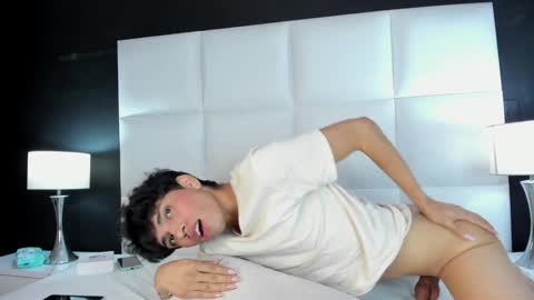 Snapshot of santy_carrington chatting on December 2024 11:47:02 PM Santiago Carrington online show from December 2024 11:47:02 PM