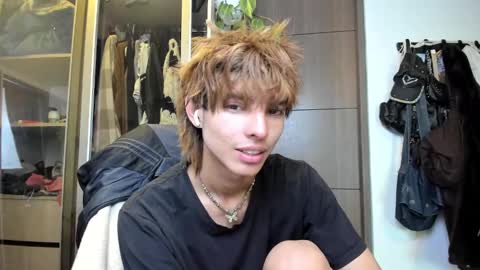 Snapshot of santy_kitty chatting on February 2025 04:20:01 AM kitty online show from February 2025 04:20:01 AM