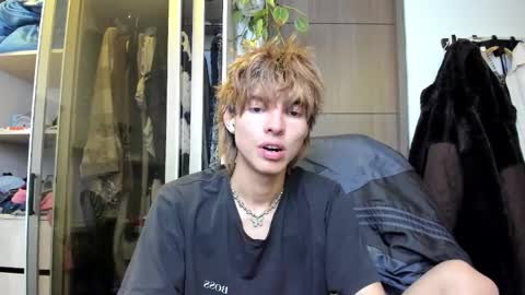 Snapshot of santy_kitty chatting on February 2025 07:26:01 AM kitty online show from February 2025 07:26:01 AM