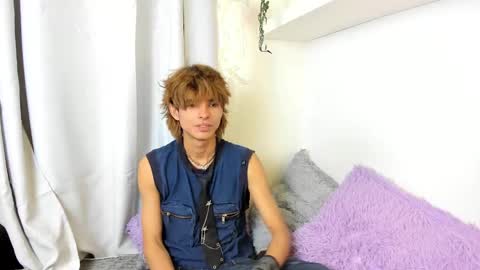 Snapshot of santy_kitty chatting on February 2025 03:23:01 AM kitty online show from February 2025 03:23:01 AM