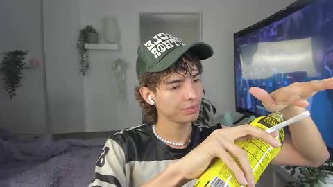 kitty online show from December 2025 03:58:02 AM