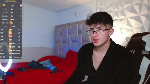 Snapshot of santyago_taylor chatting on December 2024 12:12:01 AM Santyago online show from December 2024 12:12:01 AM