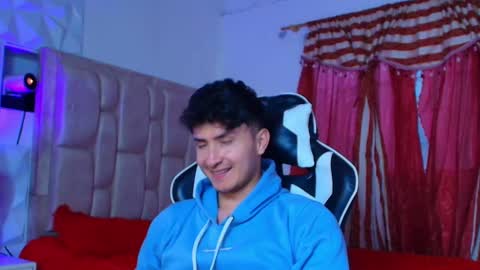 Snapshot of santyago_taylor chatting on December 2024 10:43:02 PM Santyago online show from December 2024 10:43:02 PM