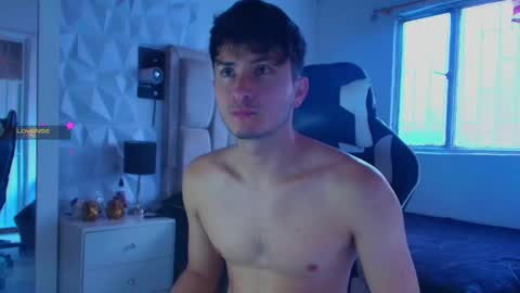 Snapshot of santyago_taylor chatting on December 2024 01:30:02 PM Santyago online show from December 2024 01:30:02 PM