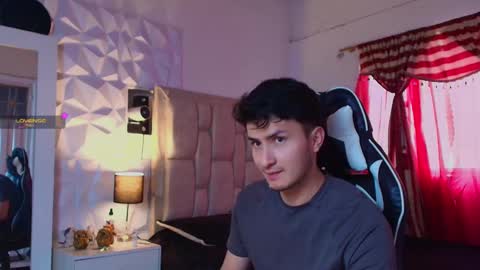 Snapshot of santyago_taylor chatting on January 2025 06:49:01 PM Santyago online show from January 2025 06:49:01 PM