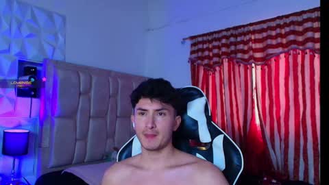 Snapshot of santyago_taylor chatting on January 2025 09:42:01 PM Santyago online show from January 2025 09:42:01 PM