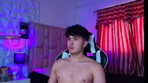 Snapshot of santyago_taylor chatting on January 2025 06:53:02 PM Santyago online show from January 2025 06:53:02 PM