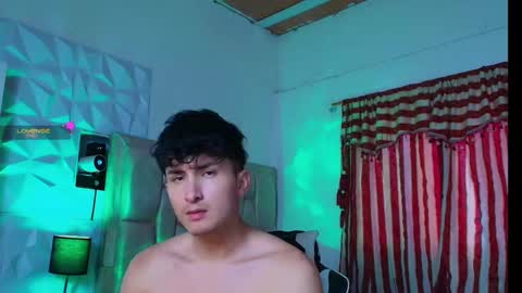 Snapshot of santyago_taylor chatting on January 2025 10:05:01 PM Santyago online show from January 2025 10:05:01 PM