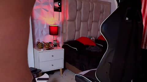 Snapshot of santyago_taylor chatting on February 2025 07:10:02 PM Santyago online show from February 2025 07:10:02 PM